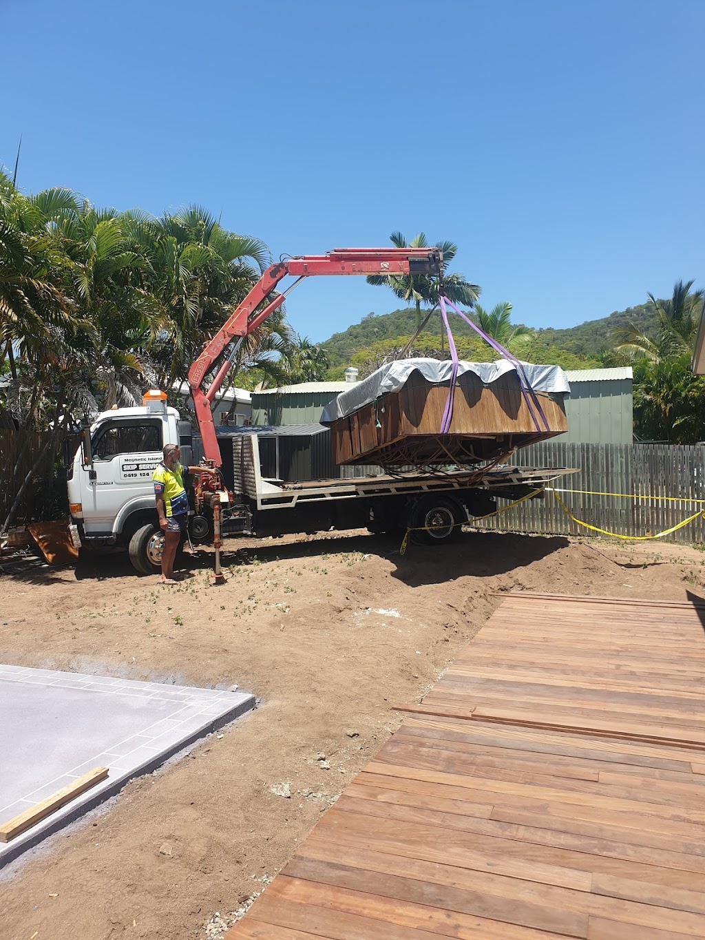 Magnetic Island Skip Service | 37 Picnic St, Picnic Bay QLD 4819, Australia | Phone: 0419 124 778