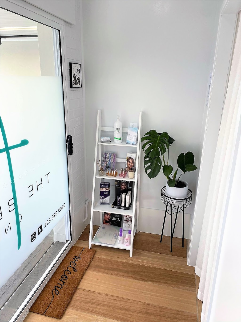 The Beauty Base on Tenille | 17 Tenille Cl, Cameron Park NSW 2285, Australia | Phone: 0402 376 321
