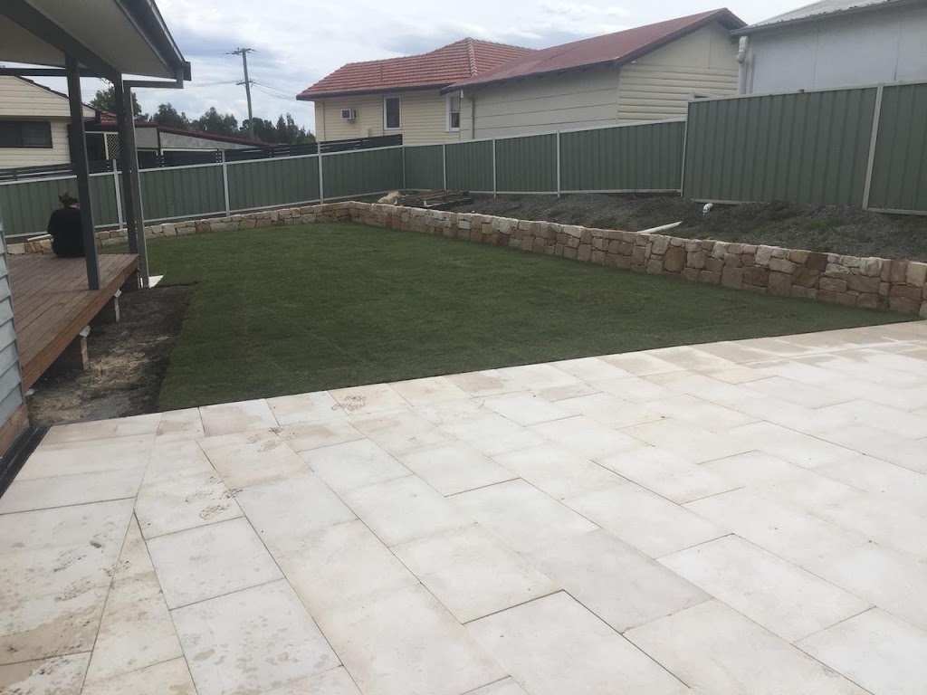 Les Blackburn Landscaping | 4 Rosella Way, Tingira Heights NSW 2290, Australia | Phone: 0414 486 633