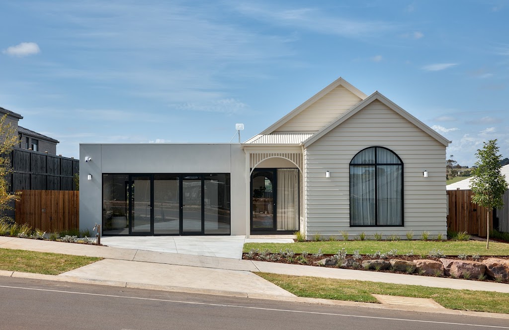 Roseleigh Homes - Warragul Display Home |  | 27 Longview Rd, Warragul VIC 3820, Australia | 0356226777 OR +61 3 5622 6777