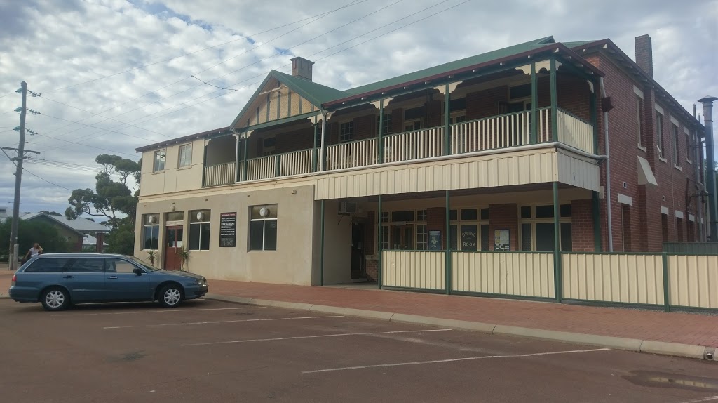 Newdegate Hotel | 1 Maley St, Newdegate WA 6355, Australia | Phone: (08) 9871 1506