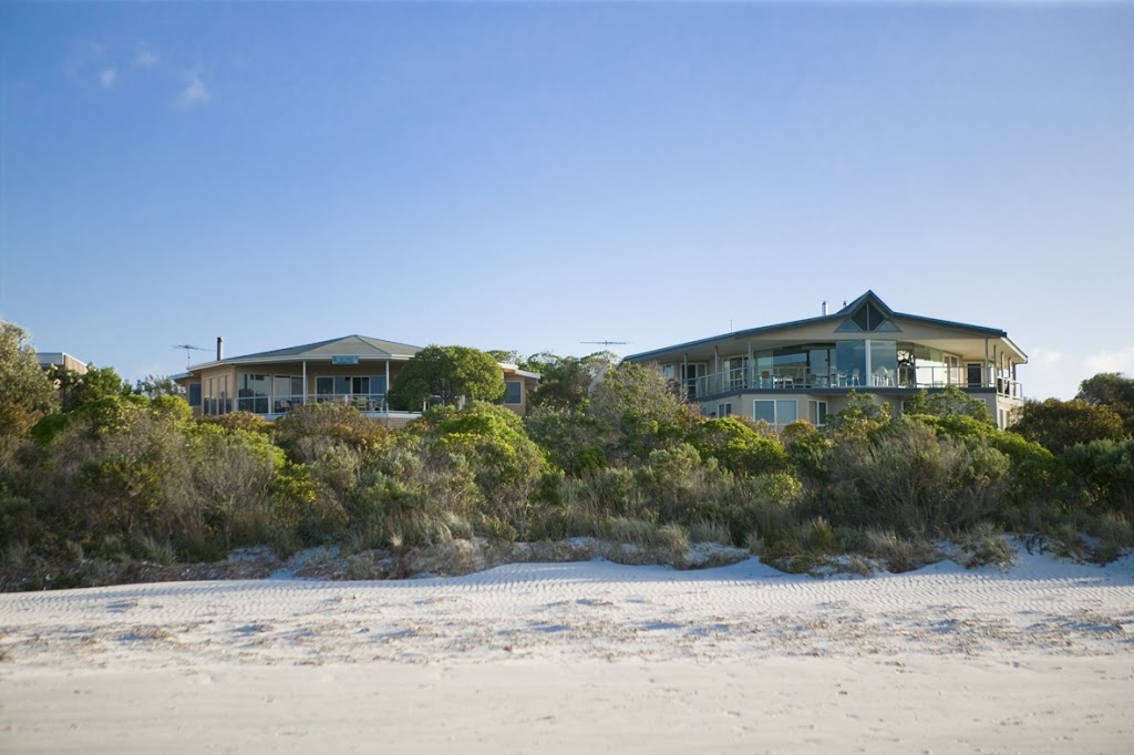 Island Beach Lodge | lodging | Lot 301 Borda Rd, Island Beach SA 5221, Australia | 0883313059 OR +61 8 8331 3059