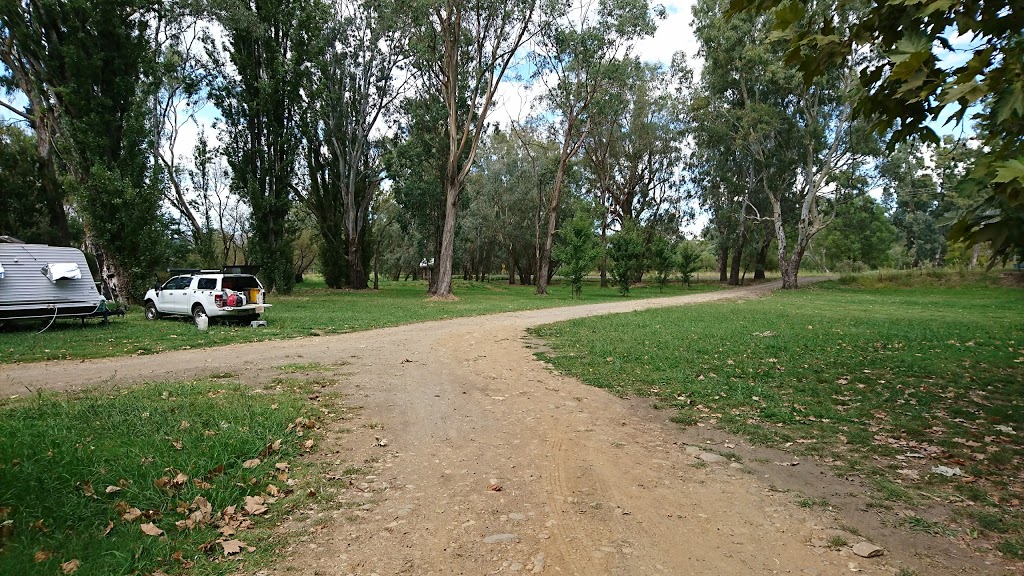 Kergunyah Streamside Reserve | campground | 27 Kergunyah Rd, Gundowring VIC 3691, Australia