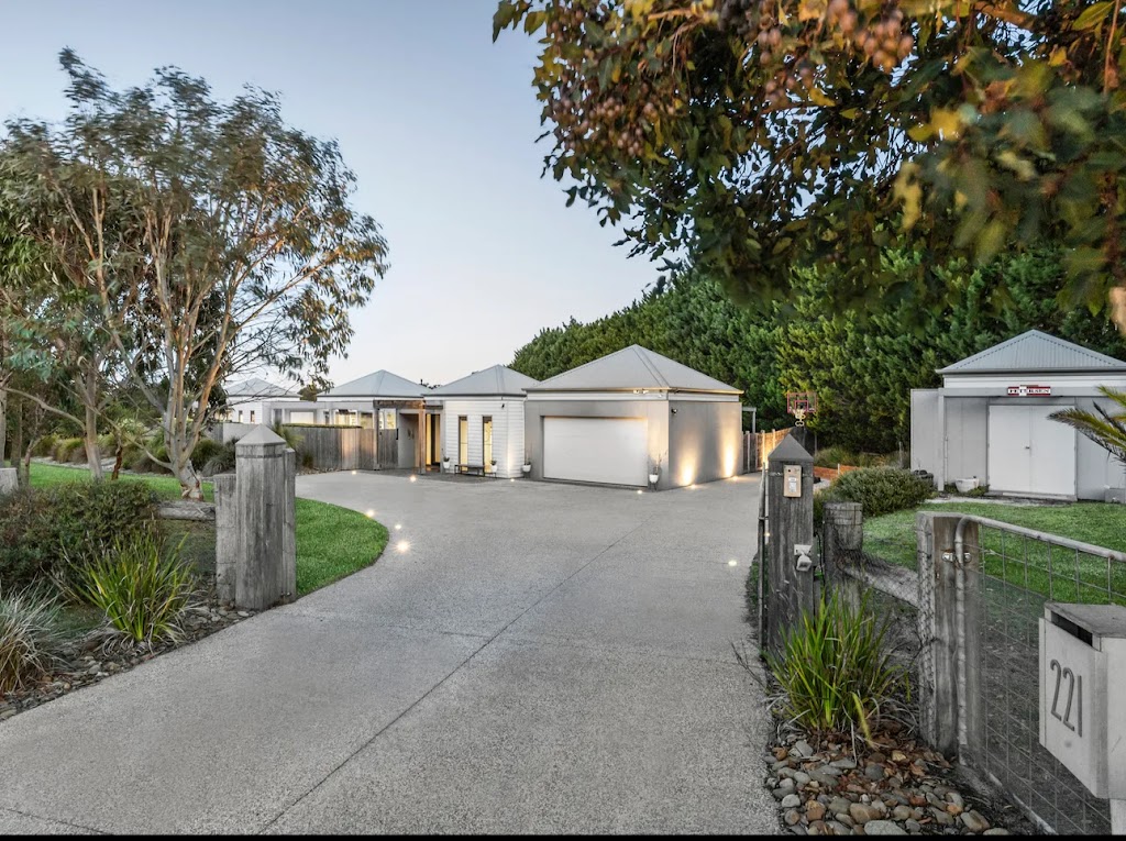 Oslo Property | 478 Torquay Rd, Armstrong Creek VIC 3217, Australia | Phone: (03) 5273 0232