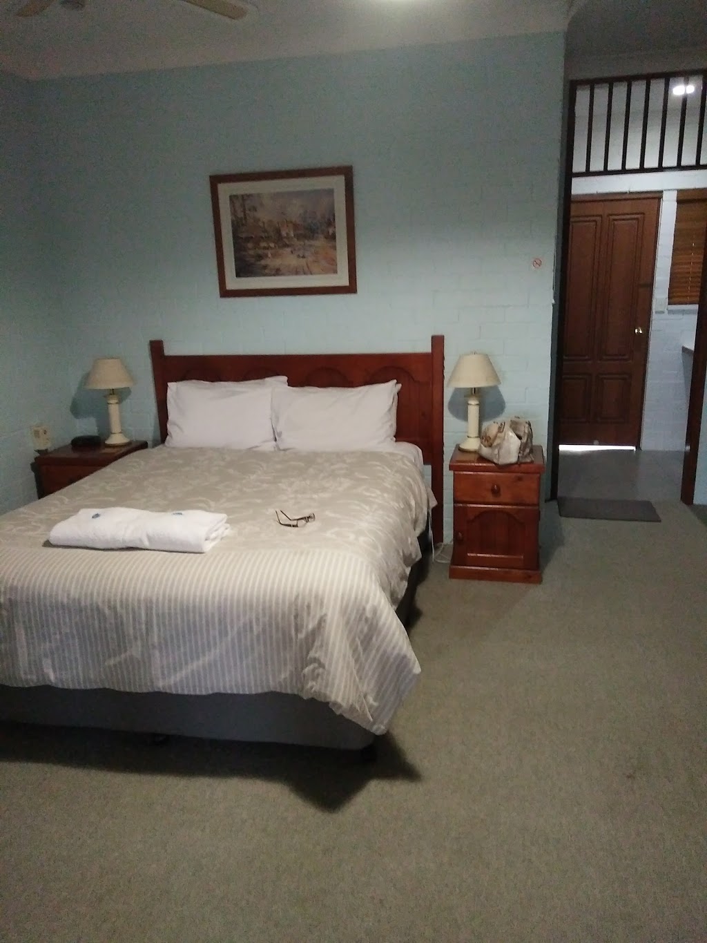The Vineyard Motel | 42 Chardonnay Rd, Cowra NSW 2794, Australia | Phone: (02) 6342 3641