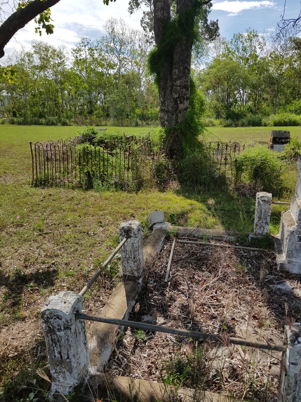 Eton Cemetery | cemetery | Flaherty St, Eton QLD 4741, Australia