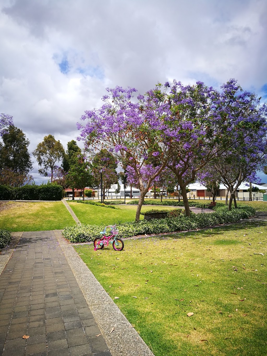 Duggan Park | park | Corner Macquarie Boulevard and, Jackadder Ave, Hammond Park WA 6164, Australia