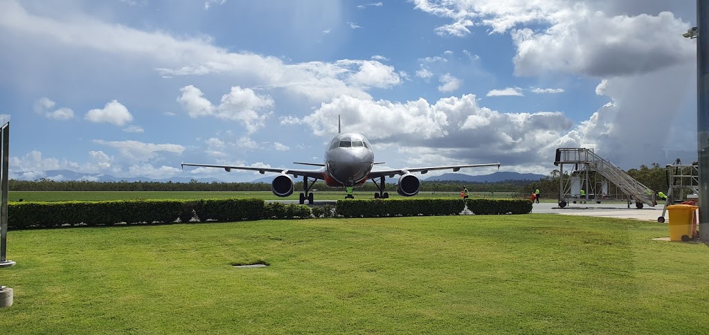 Whitsunday Coast Airport | Lascelles Ave, Gunyarra QLD 4800, Australia | Phone: (07) 4945 0480