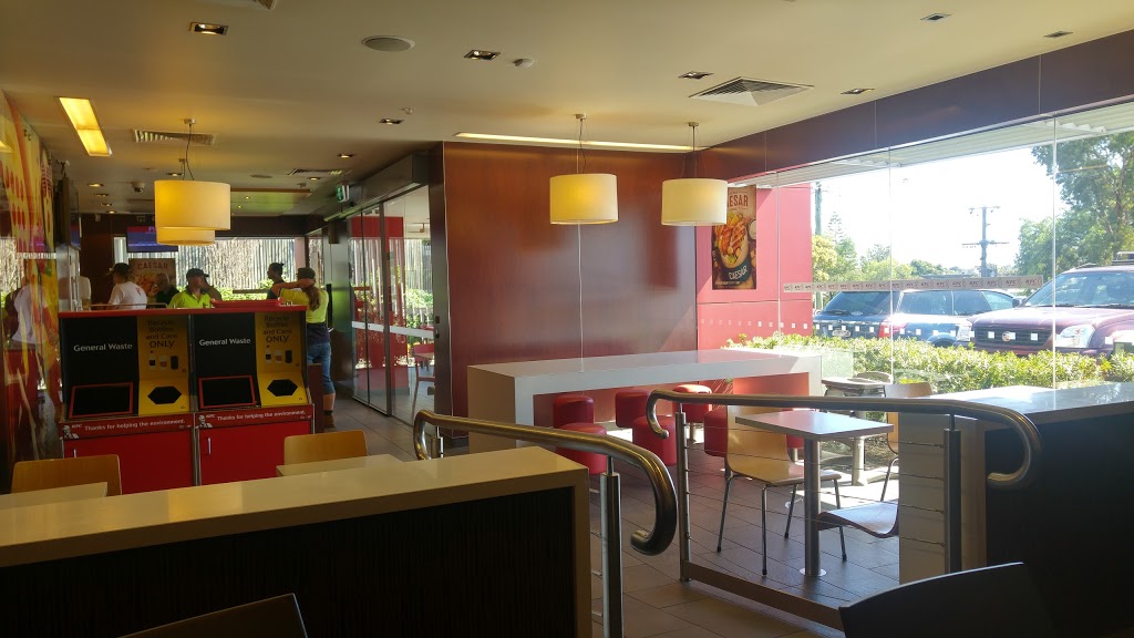 KFC Ashburton | restaurant | 426 Warrigal Rd, Ashburton VIC 3147, Australia | 0398859578 OR +61 3 9885 9578