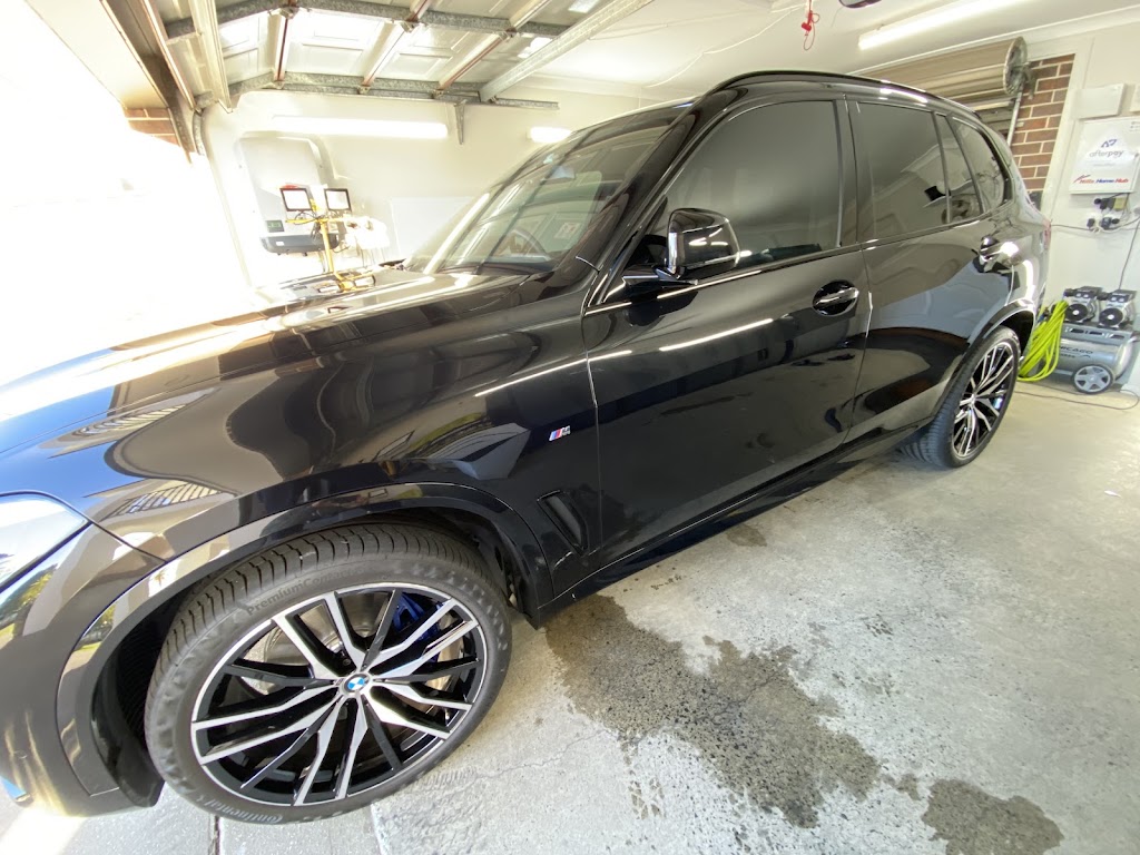 R&R Window Tinting and Ceramic Coating | 34 Colenso Cct, Edmondson Park NSW 2174, Australia | Phone: 0425 272 695