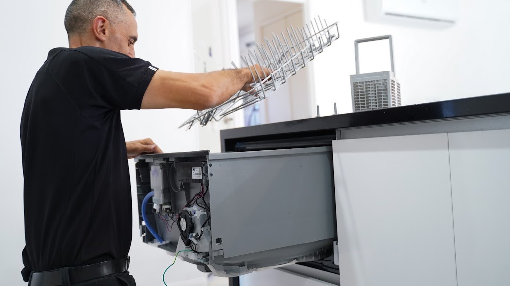 Fisher and Paykel Service and Repairs Specialist - Clint Tamihan | 35 Rolland Parade, Warner QLD 4500, Australia | Phone: 0444 542 468