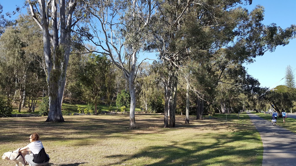 Robertson Park | park | Taringa QLD 4068, Australia | 0734038888 OR +61 7 3403 8888