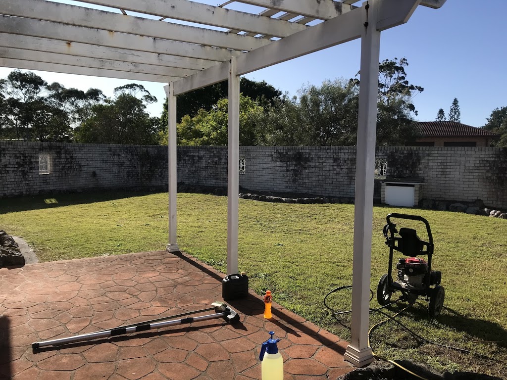 The guttering cleaning man | 4 Cavill Ave, Forster NSW 2428, Australia | Phone: 0432 611 772