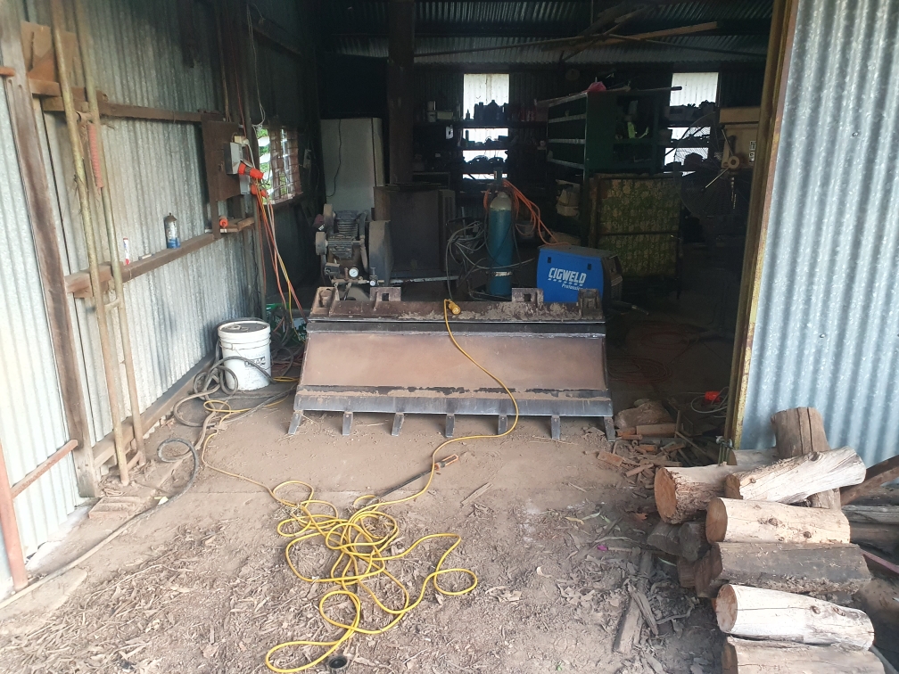 Maccas Bobcat Services | 6 Hume St, Warren NSW 2824, Australia | Phone: 0428 889 657