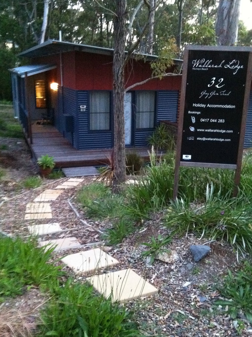 Wallarah Lodge | 32 Grey Gum Trail, Murrays Beach NSW 2281, Australia | Phone: 0417 044 283