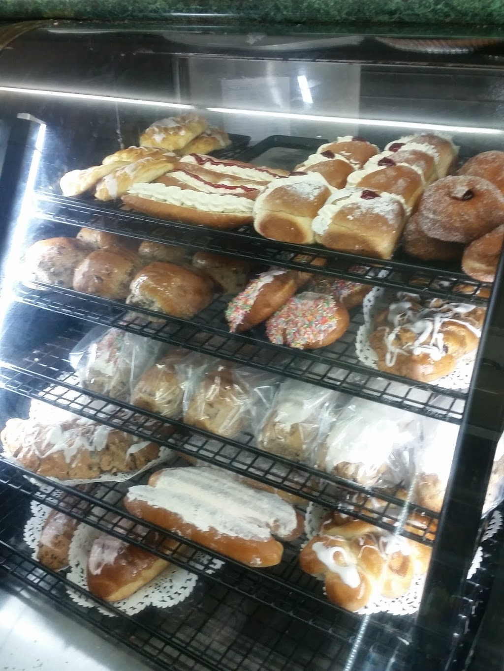 Sugarloaf Bakery | bakery | 28 High St, Boonah QLD 4310, Australia | 0754631056 OR +61 7 5463 1056