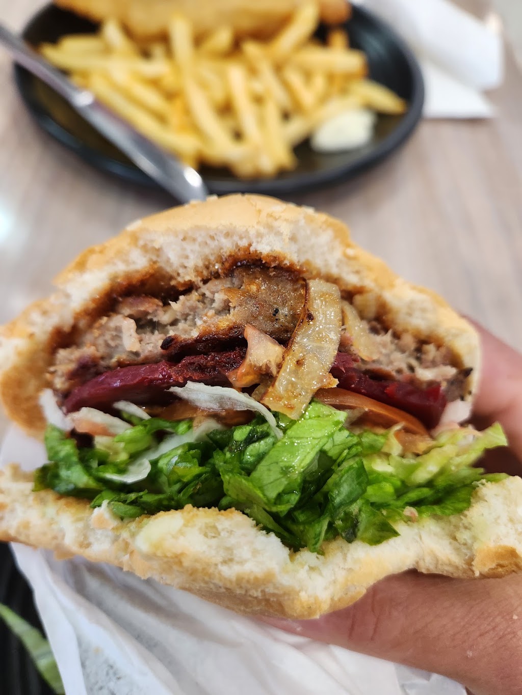 Gee’s Takeaway | Shop 1/13A Montgomery St, Kogarah NSW 2217, Australia | Phone: 0450 975 810
