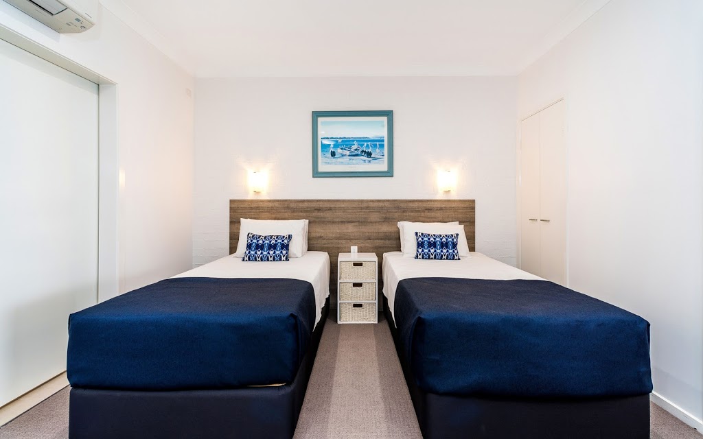 Moby Dick Resort Motel | 27-29 Yamba Rd, Yamba NSW 2464, Australia | Phone: (02) 6646 2196