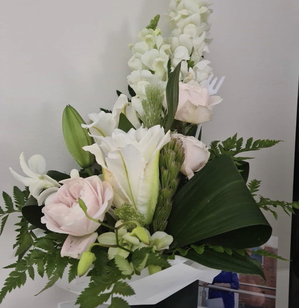 Sandgate Rd Discount Flowers | florist | 1580 Sandgate Rd, Virginia QLD 4014, Australia | 0421699866 OR +61 421 699 866
