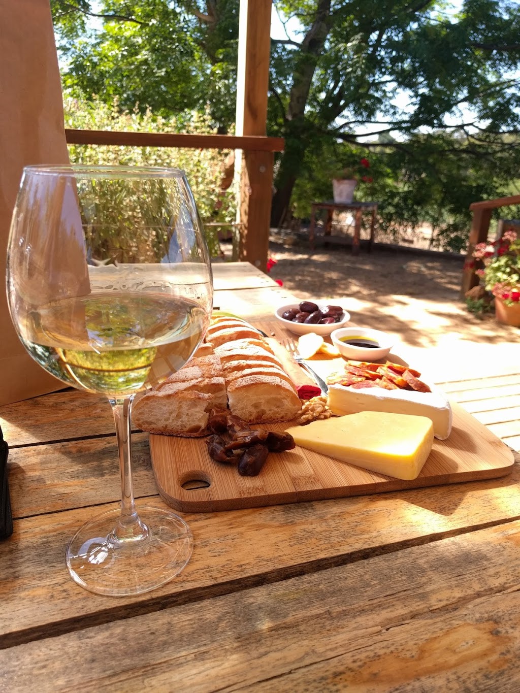 Due Jolly Winery | cafe | 165 Merrivale Rd, Pickering Brook WA 6076, Australia | 0863944504 OR +61 8 6394 4504