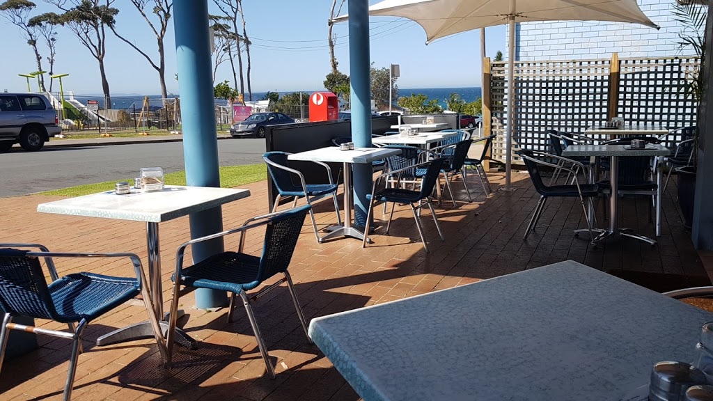 Breakers Cafe | cafe | 62 Ocean St, Mollymook NSW 2539, Australia | 0244552200 OR +61 2 4455 2200