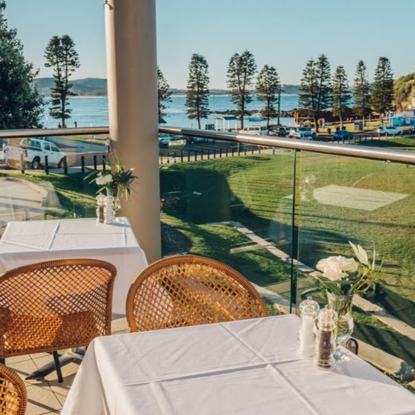 Splash Cafe & Restaurant | restaurant | 2 Scenic Hwy, Terrigal NSW 2260, Australia | 0243859482 OR +61 2 4385 9482