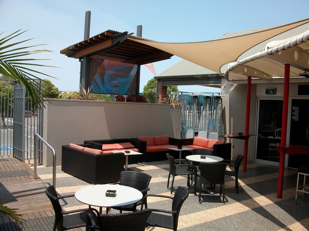 Roulettes Tavern | restaurant | Kings Rd, Parafield SA 5106, Australia | 0882585877 OR +61 8 8258 5877