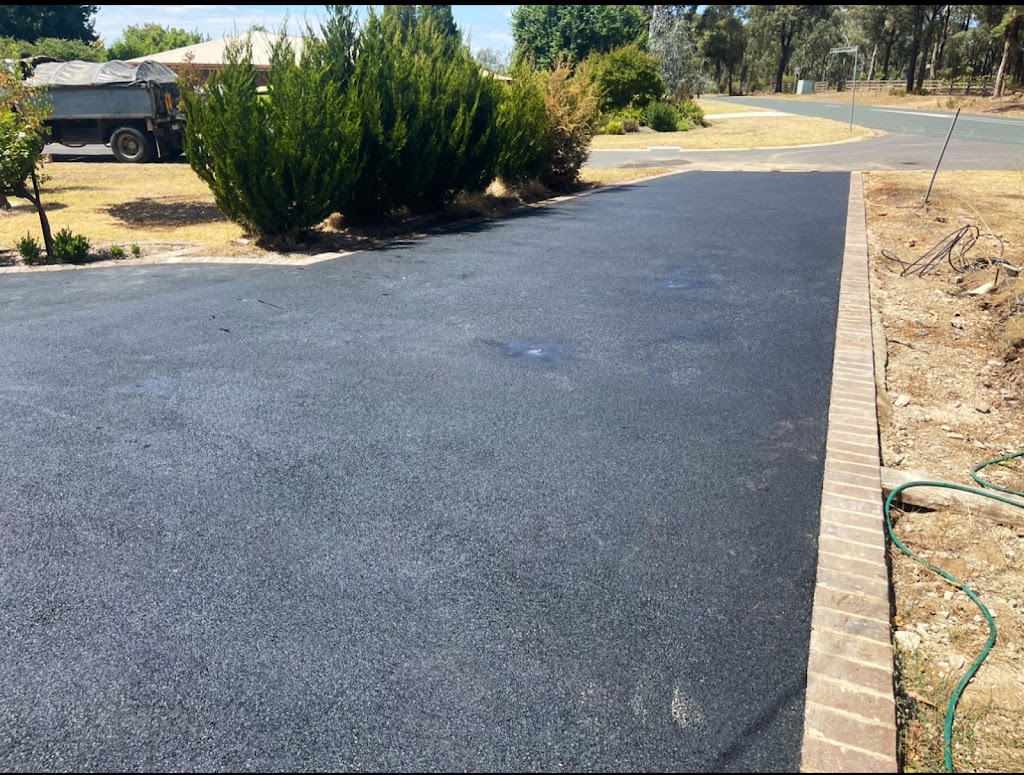 Hall & Gray Asphalting | 19 Crossley Ave, Epsom VIC 3551, Australia | Phone: 0417 469 598