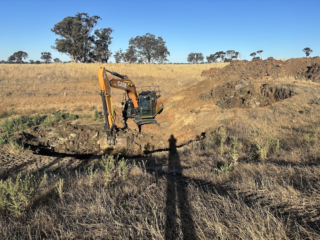 Hutton Excavation’s | 141 Merrylees Rd, Miepoll VIC 3666, Australia | Phone: 0417 274 945