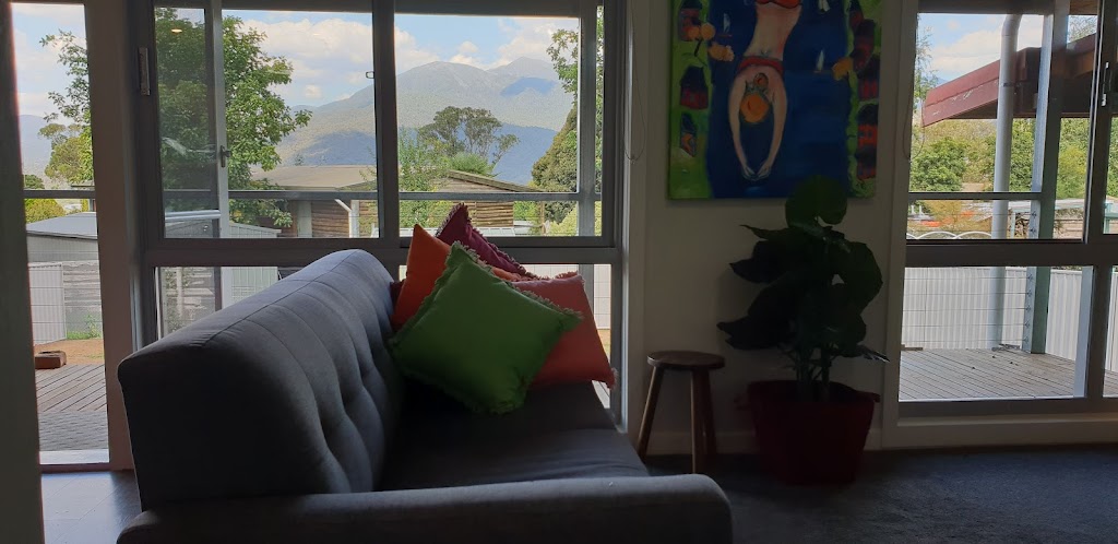 Abbies Cottage Holiday Accommodaion | 14 Wonnangatta Ave, Tawonga South VIC 3698, Australia | Phone: 0419 287 321