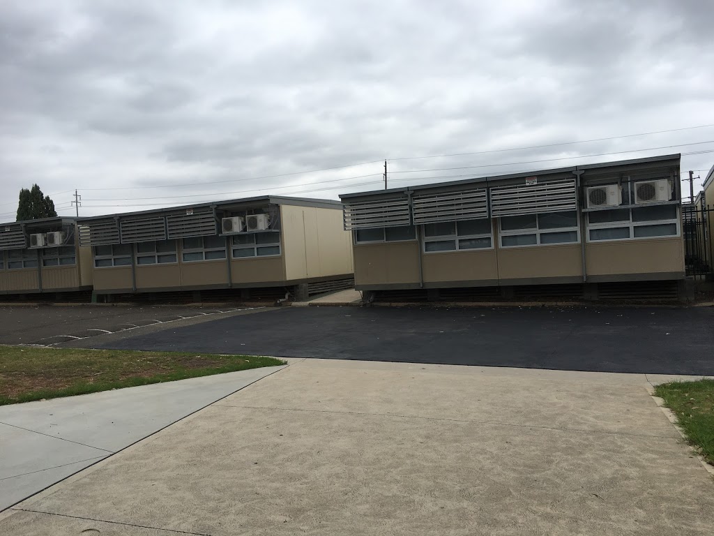 Fairvale High School | school | 1 Thorney Rd, Fairfield West NSW 2165, Australia | 0296043118 OR +61 2 9604 3118