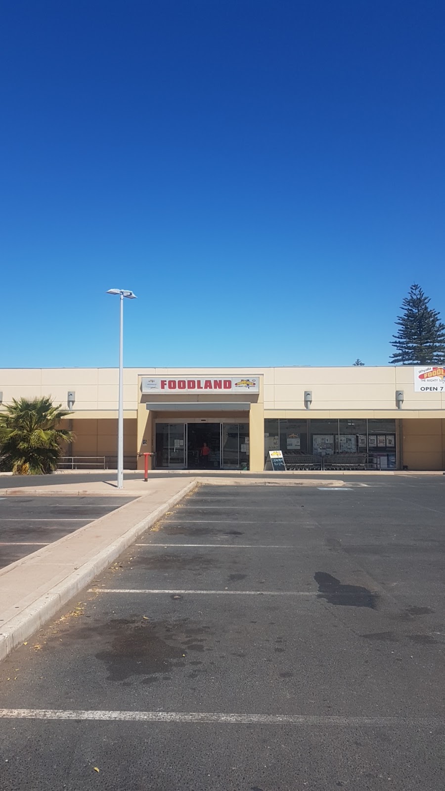 Foodland | supermarket | 82 Essington Lewis Ave, Whyalla SA 5600, Australia | 0886453300 OR +61 8 8645 3300