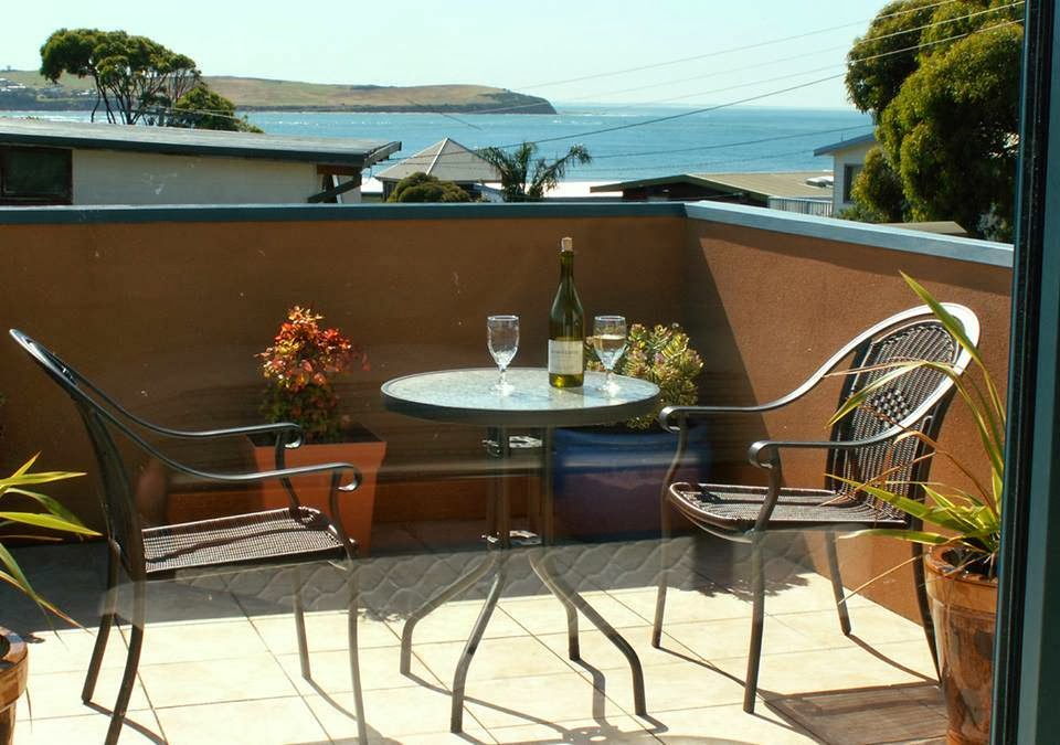 Black Dolphin Beach Penthouse | lodging | 40 Seaspray Ave, Cape Woolamai VIC 3925, Australia | 0359567381 OR +61 3 5956 7381