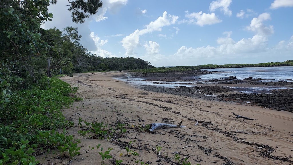 Serene St Helens Beach Affordable Stay | 9 Rosella St, St Helens Beach QLD 4798, Australia | Phone: 0400 062 055