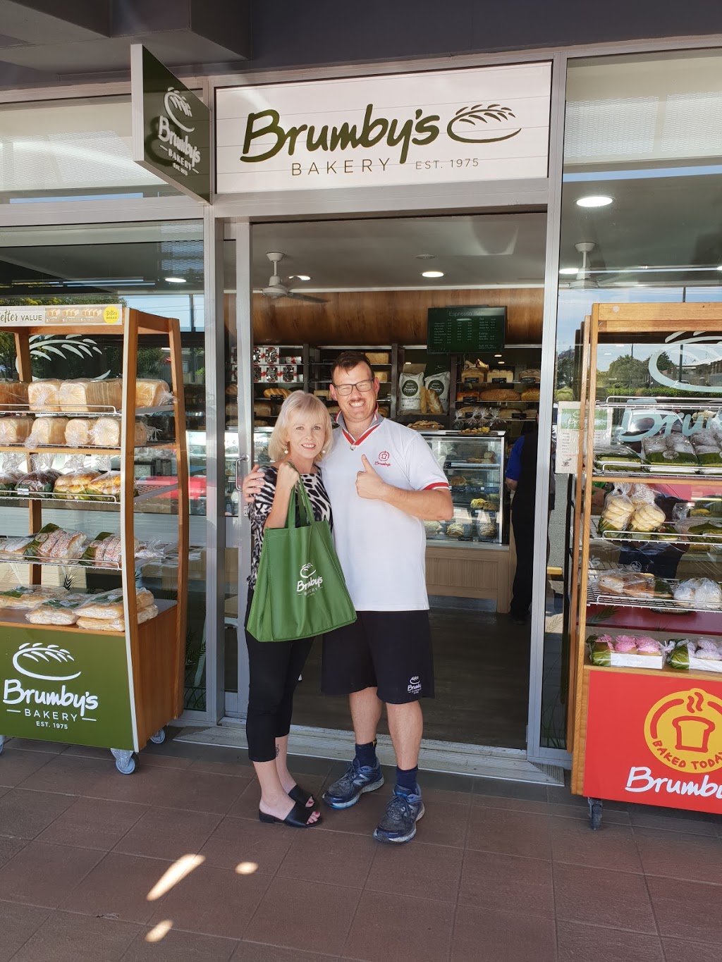 Brumbys | bakery | 300 West St, Kearneys Spring QLD 4350, Australia | 0746365652 OR +61 7 4636 5652