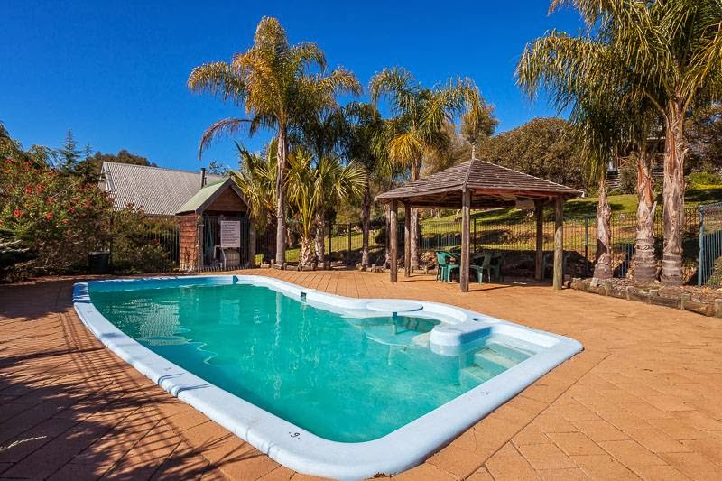 Sunnyhurst Chalets | 10 Doust St, Bridgetown WA 6255, Australia | Phone: 0429 611 081