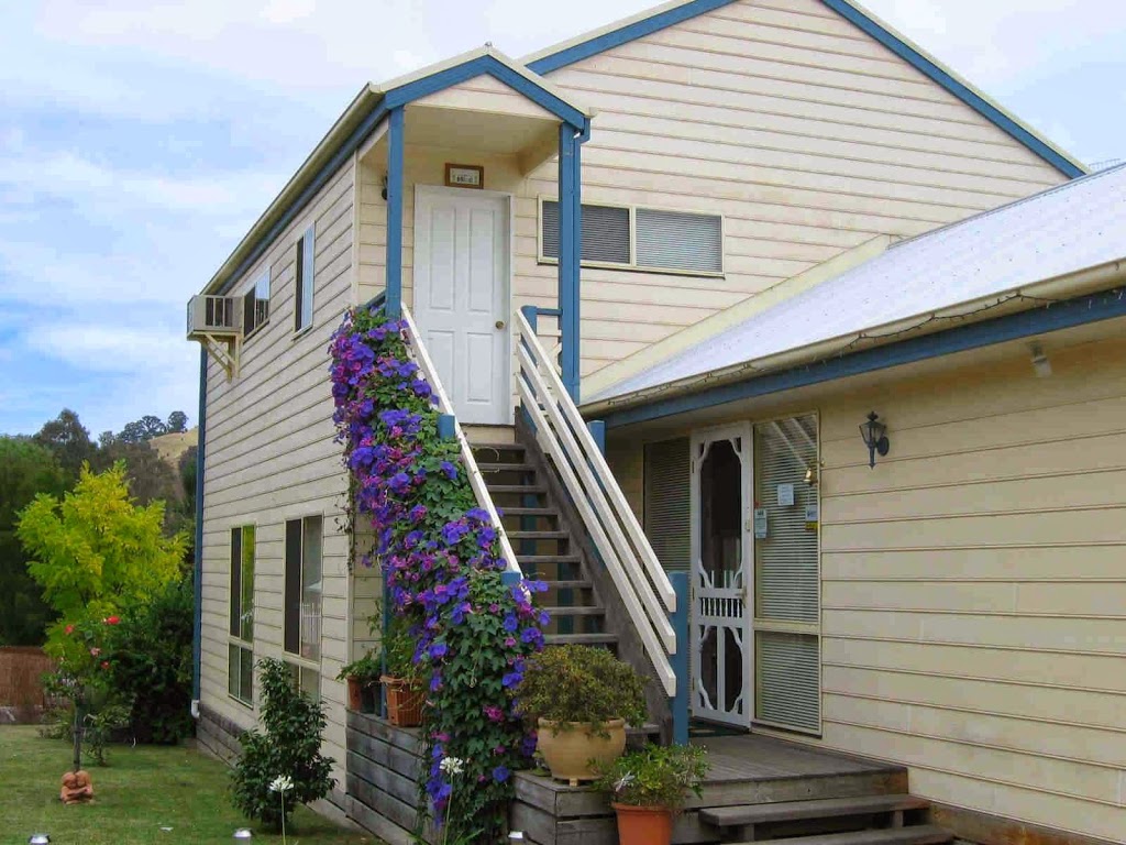 Robynsnest Bed and Breakfast | lodging | 13 High St, Eildon VIC 3713, Australia | 0357742525 OR +61 3 5774 2525