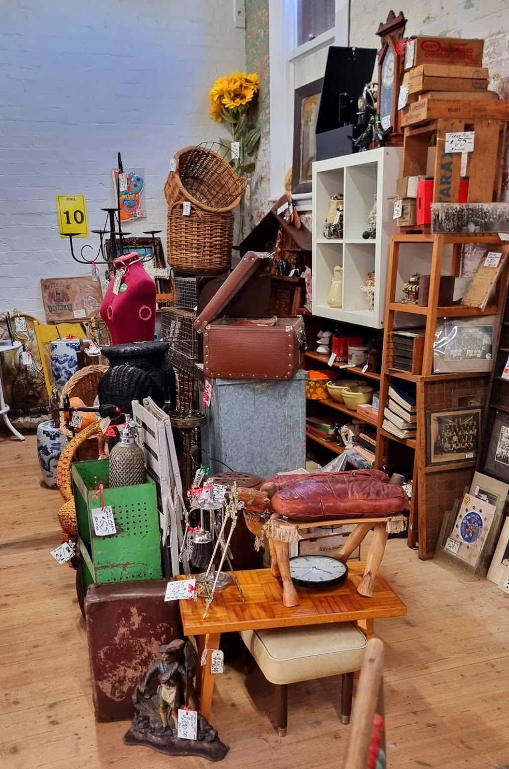 Elmore Vintage Emporium | 18 Cardwell St, Elmore VIC 3558, Australia | Phone: 0493 674 143