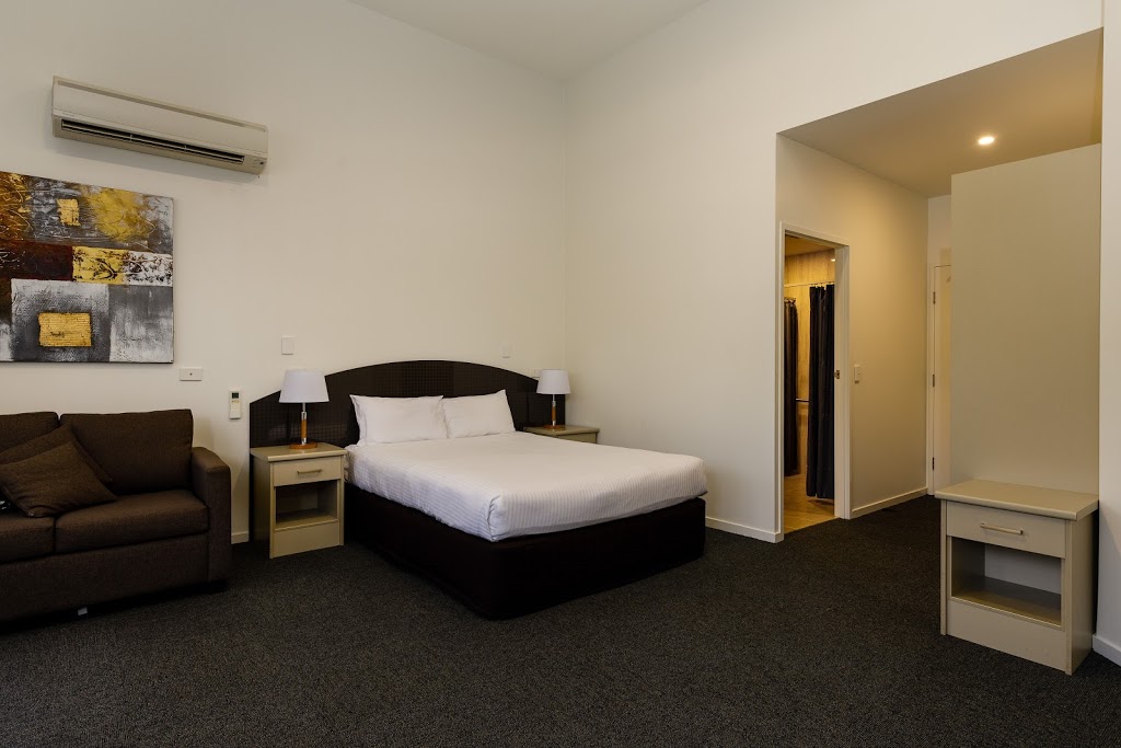 Waterloo Bay Hotel | 75 Berrima St, Wynnum QLD 4178, Australia | Phone: (07) 3893 2344