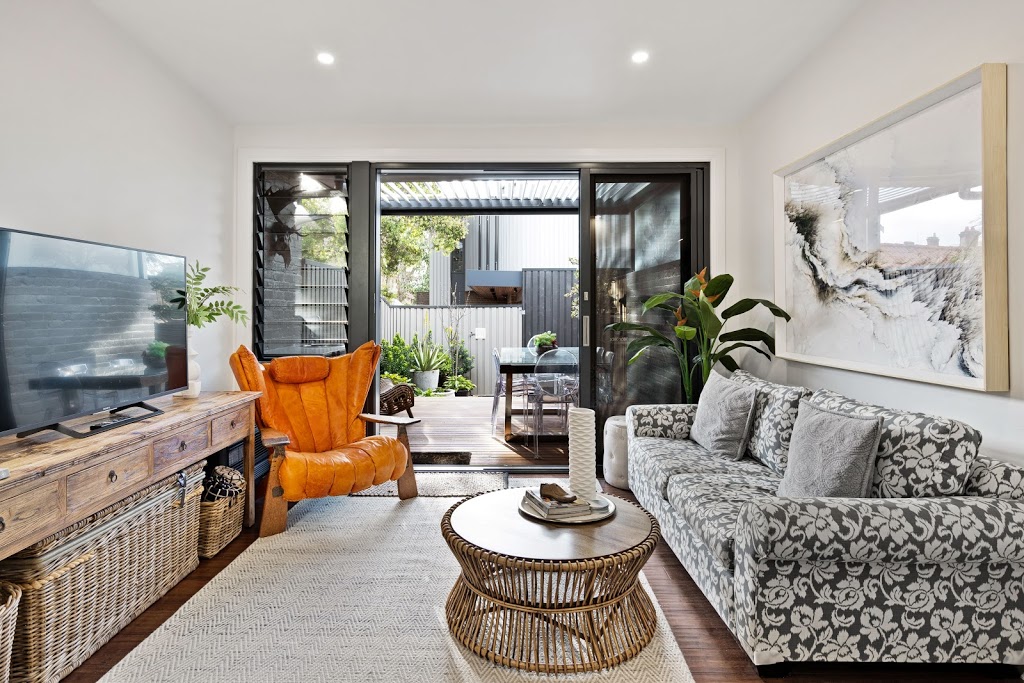 Brunswick Mews on Darby | 224 Darby St, Cooks Hill NSW 2300, Australia | Phone: 0435 133 505