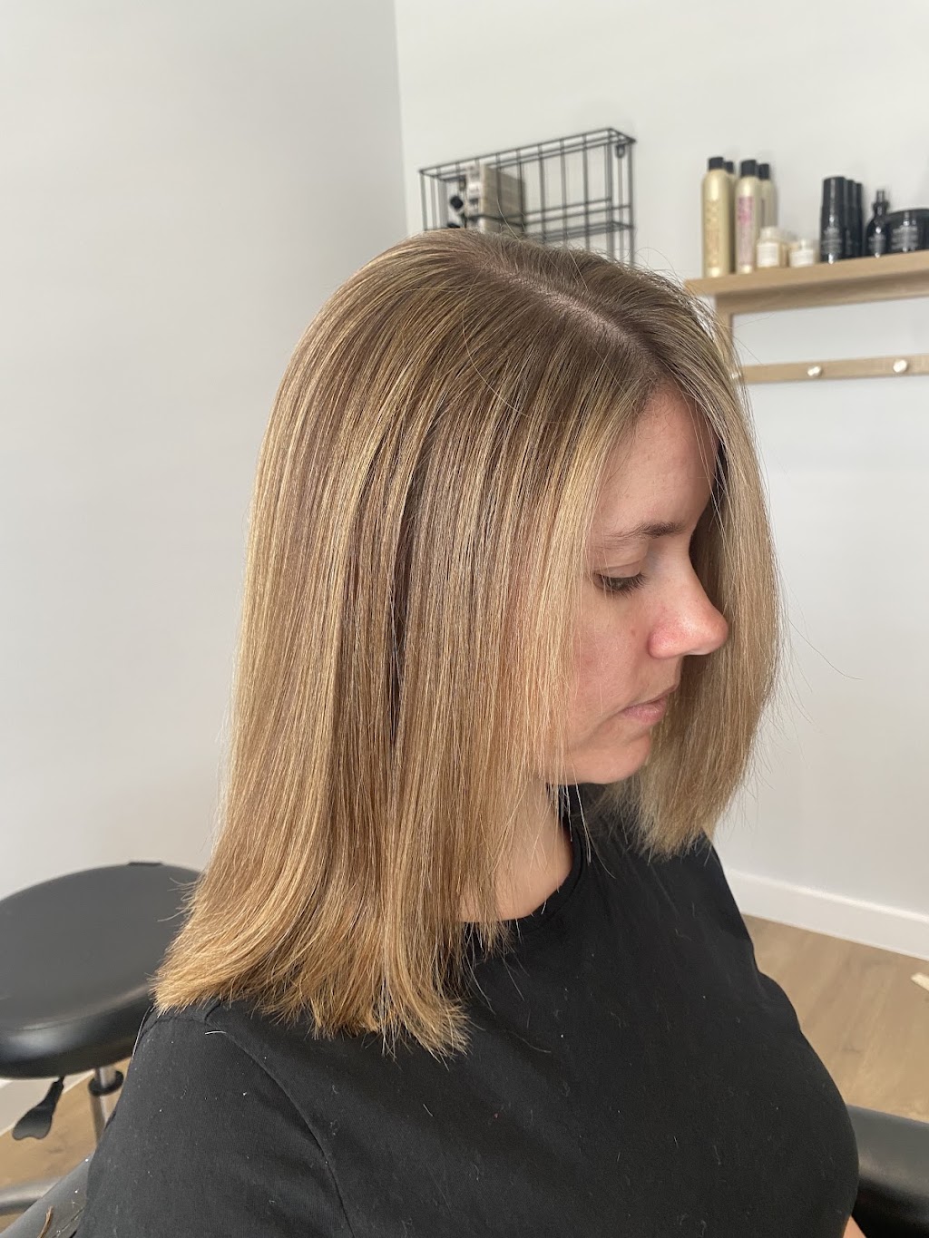 Berry Hair Boutique | 2 Berry Ave, Menangle NSW 2652, Australia | Phone: 0421 785 943