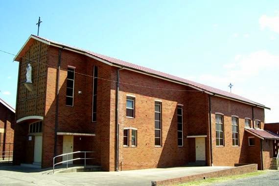 Saint Peters Catholic Church | church | 13 Dunbar St, Stockton NSW 2295, Australia | 0249201703 OR +61 2 4920 1703