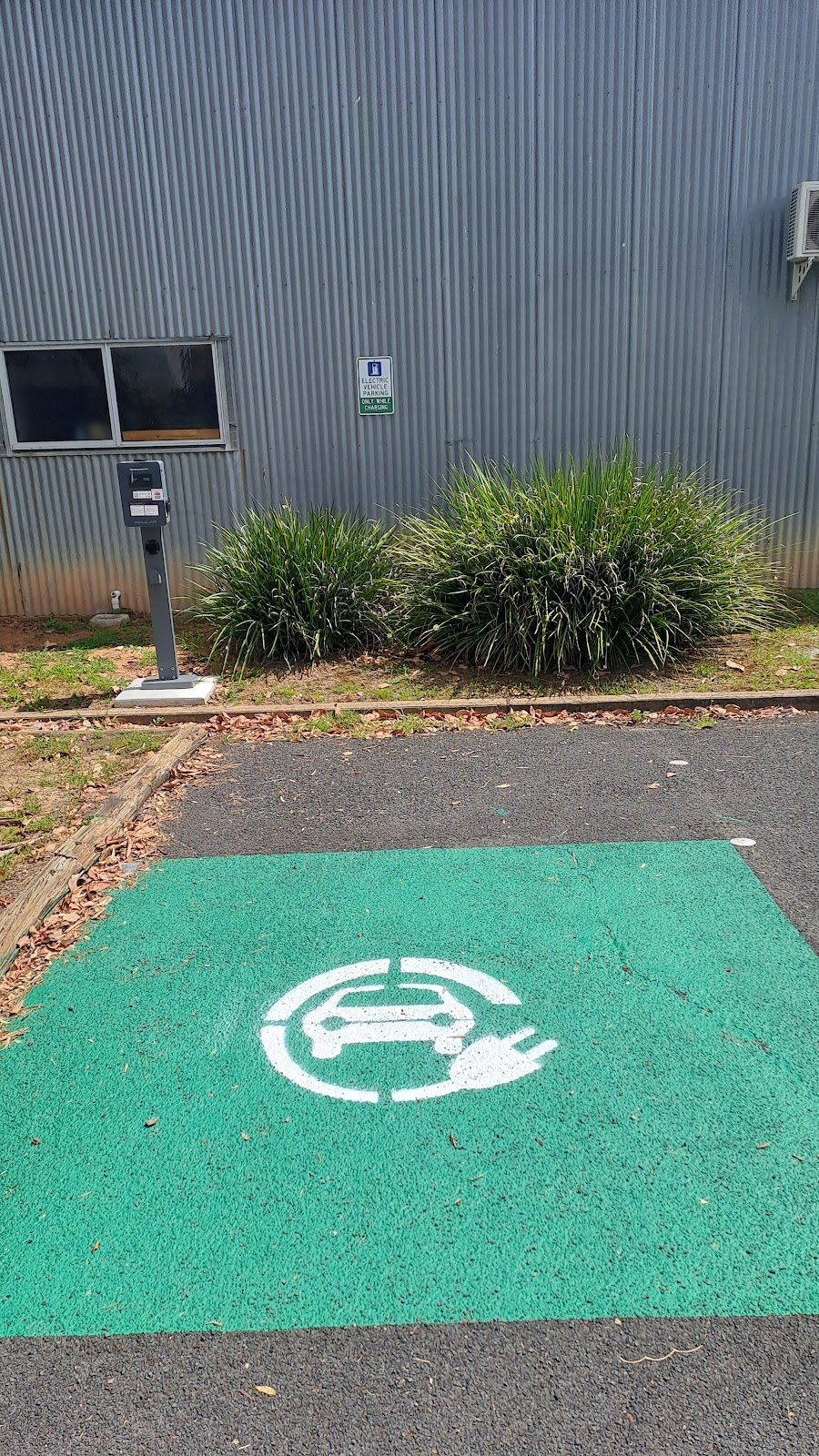Exploren Charging Station | 2 Hall St, Warialda NSW 2402, Australia | Phone: 1300 755 087