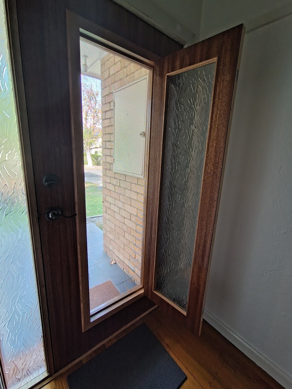 Shandfield Doors | Unit 4/48 Jersey Rd, Bayswater VIC 3153, Australia | Phone: (03) 9761 4685