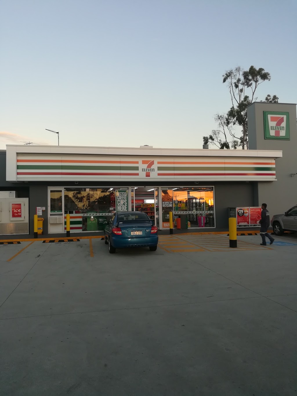 7-Eleven Bibra Lake | convenience store | 35 Port Kembla Dr, Bibra Lake WA 6163, Australia
