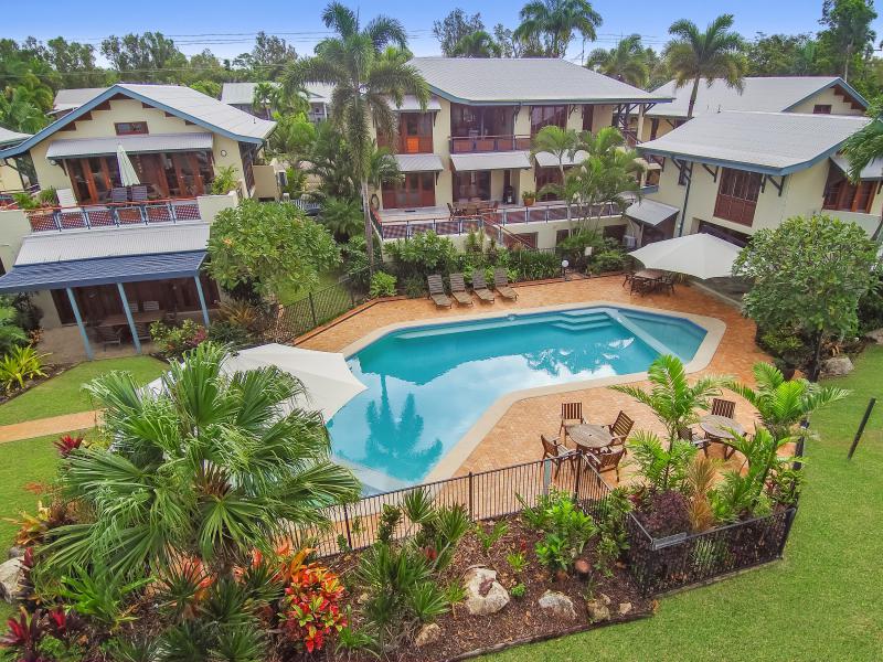 Wongalinga Apartments | 64 Reid Rd, Wongaling Beach QLD 4852, Australia | Phone: (07) 4068 8221