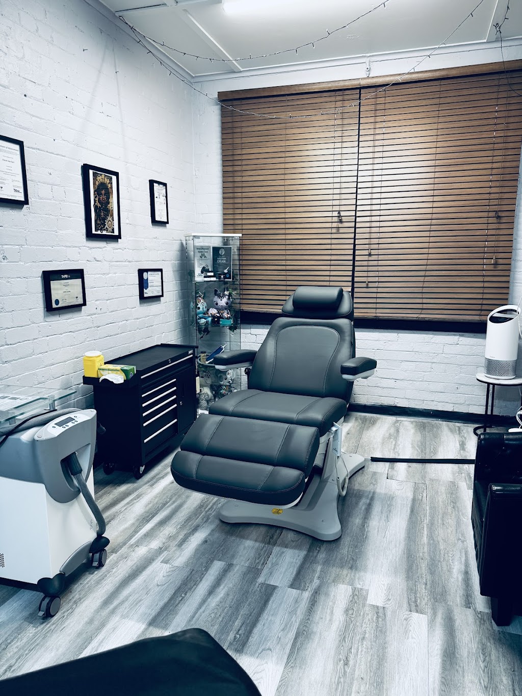 Elegantly Inked | 52 Ruby St, Bellbird NSW 2325, Australia | Phone: 0460 896 622