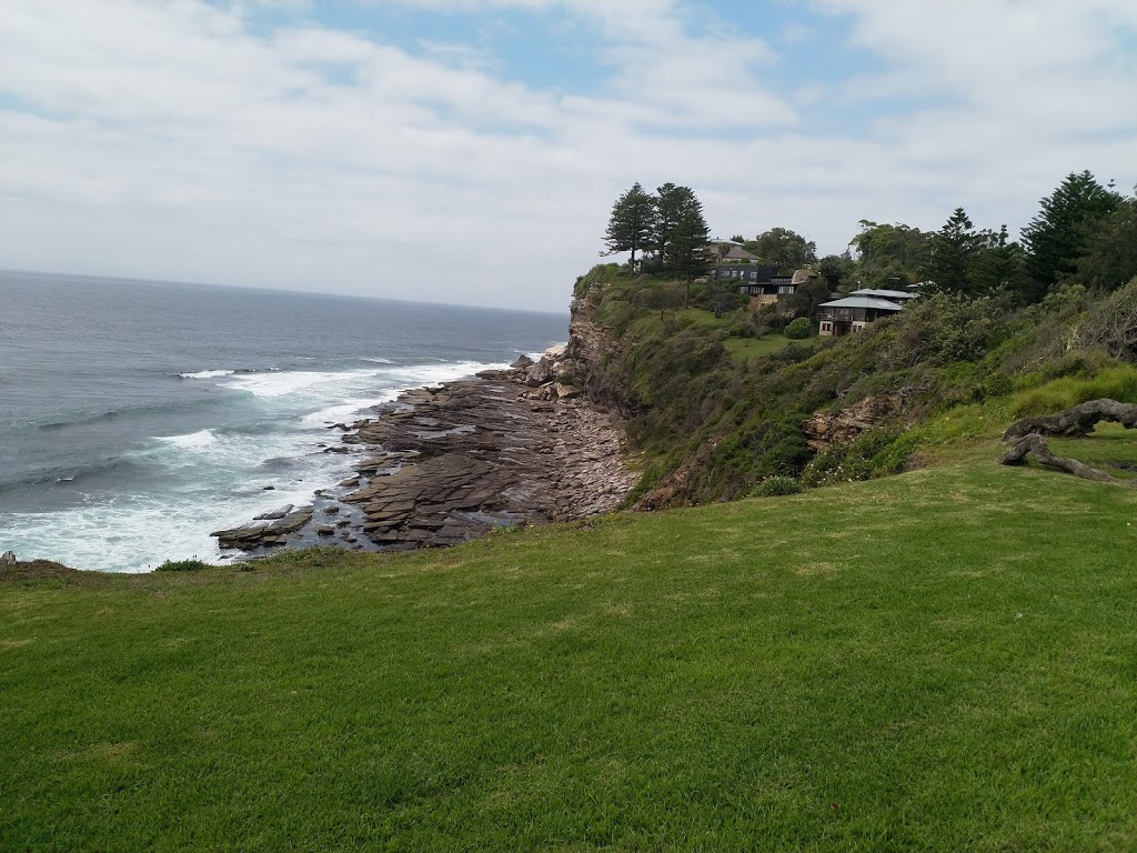 Des Creagh Reserve | park | 558A Barrenjoey Rd, Avalon Beach NSW 2107, Australia