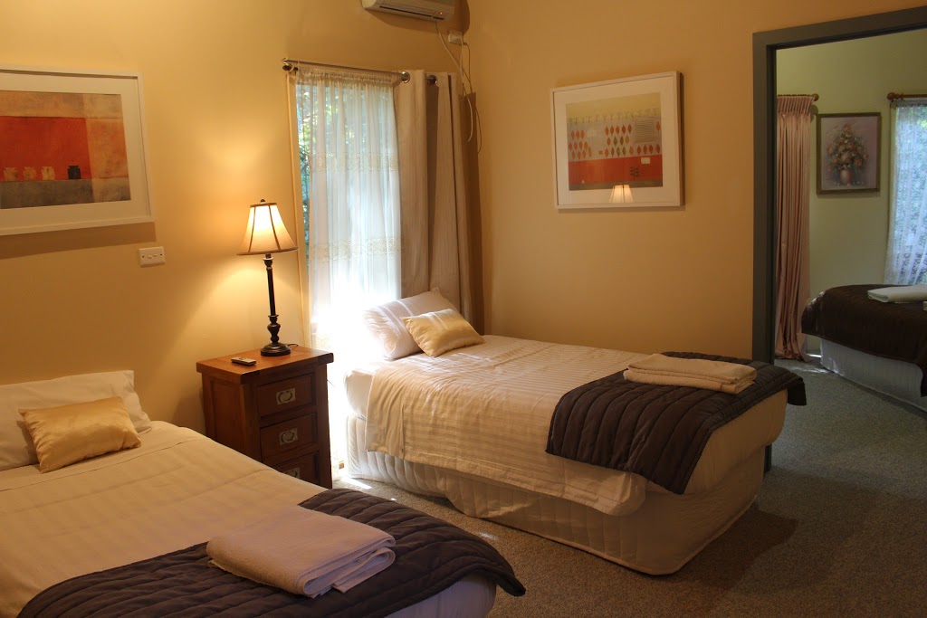 RiseHill House | lodging | 6 Price Rd, Kalorama VIC 3766, Australia | 0438147429 OR +61 438 147 429