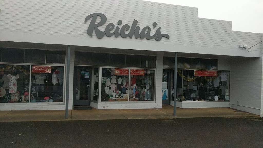 Reichas Drapery | 16 Curdie St, Cobden VIC 3266, Australia | Phone: (03) 5595 1734